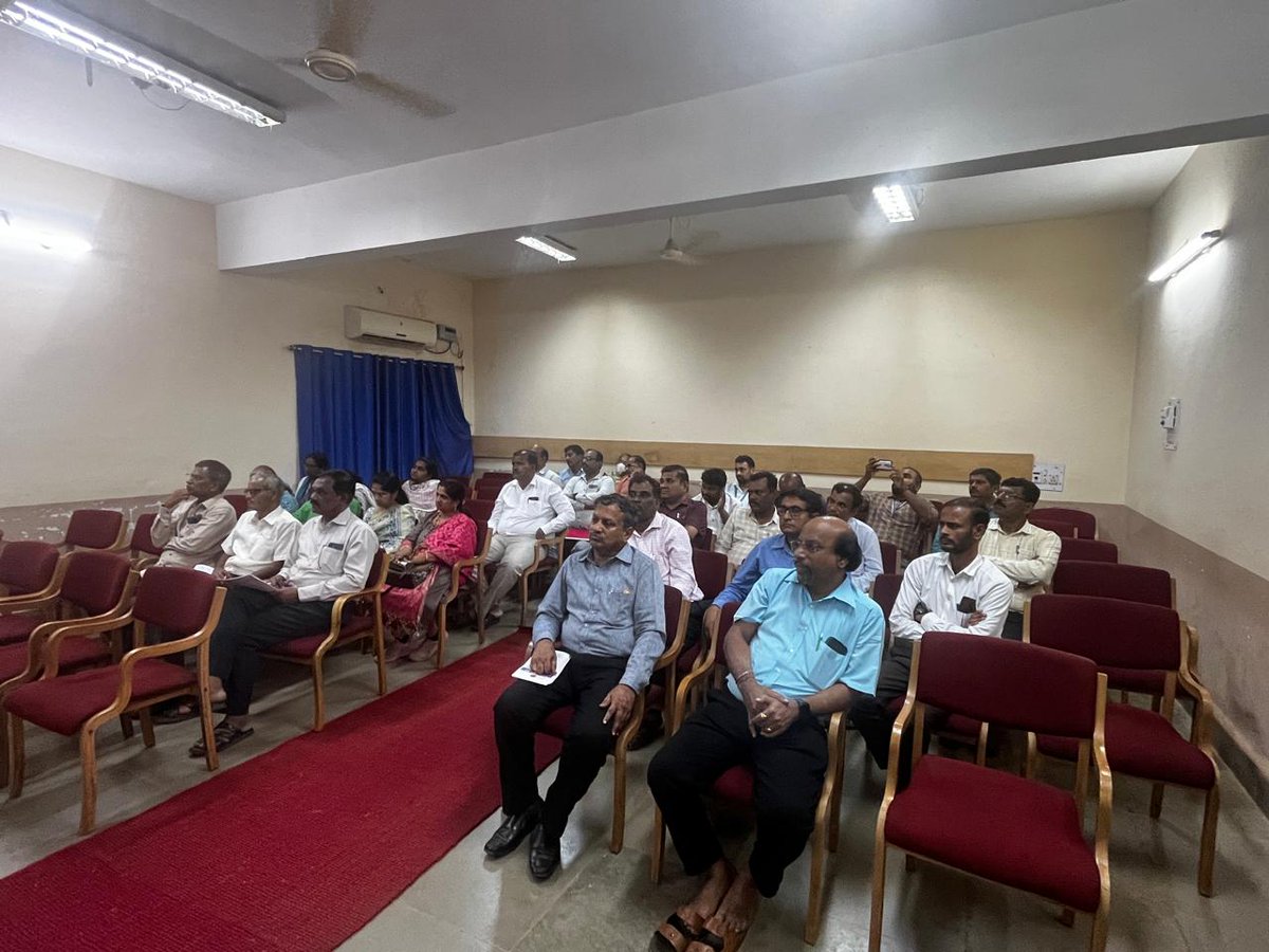 H'ble VC, Dr PL Patil interacted vth #PlantBreeders <a href="/UASDharwad_05/">University of Agricultural Sciences, Dharwad</a> during 3 days #AnnualPlantScientist'sMeet at  <a href="/Cofsirsi/">College of Forestry, Sirsi</a> #Sirsi... Urged to devlop new varieties vth high yield potential n climate resilience to benefit #Farmers.. <a href="/icarindia/">Indian Council of Agricultural Research.</a> <a href="/AgriGoI/">Agriculture INDIA</a> #AatmanirbharBharat