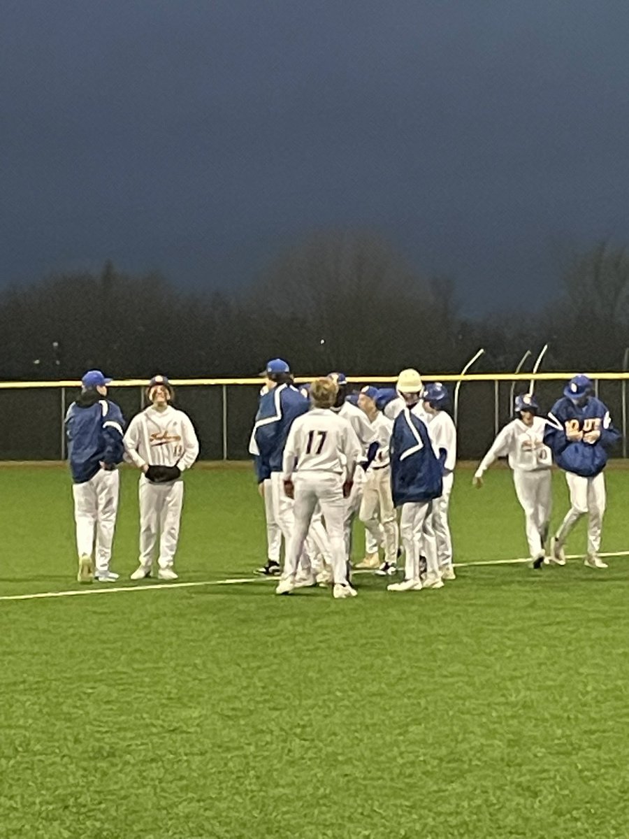 PopeCoach's tweet photo. O. South Freshmen baseball split a double header w/BVNW.
Game 1:
O. South 1
BVNW.   15

Game 2:
O. South 10
BVNW.      0 https://t.co/OmwnAeZCCa
