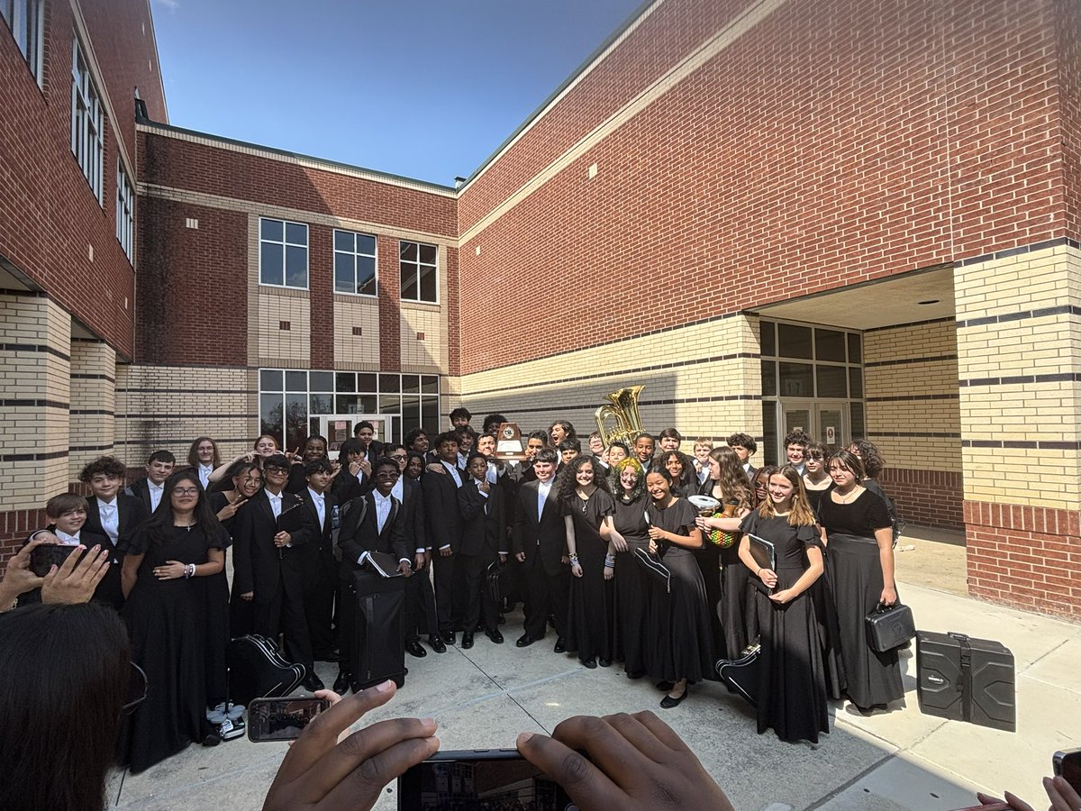 Bernal MS Band tweet media