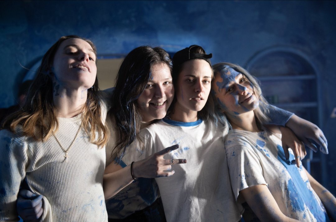 Fart1213's tweet image. Kristen and JB are having a dyke off