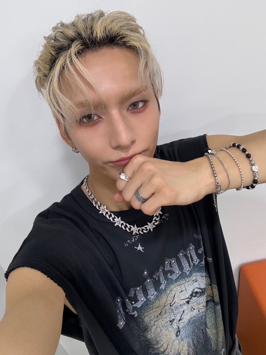 Beautiful Miiiiiiiiiiiiiiiiiiiiiind💜

#Ode #오드
#오드득 #오드를 #얻었다
#오사내사

(1)