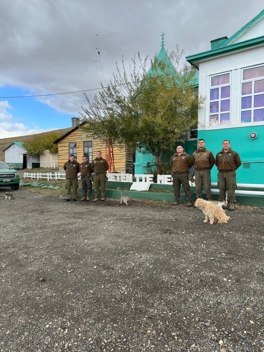 CarabMagallanes's tweet photo. El Jefe de la sección de @CarabDDHHyFam #Magallanes Mayor (J) Juan Pablo Gatica se trasladó hasta el retén #TenienteMerino para supervisar el correcto uso de los elementos de seguridad y velar por el bienestar de los funcionarios que cumplen funciones en esta unidad fronteriza https://t.co/D2pDWjt7G9