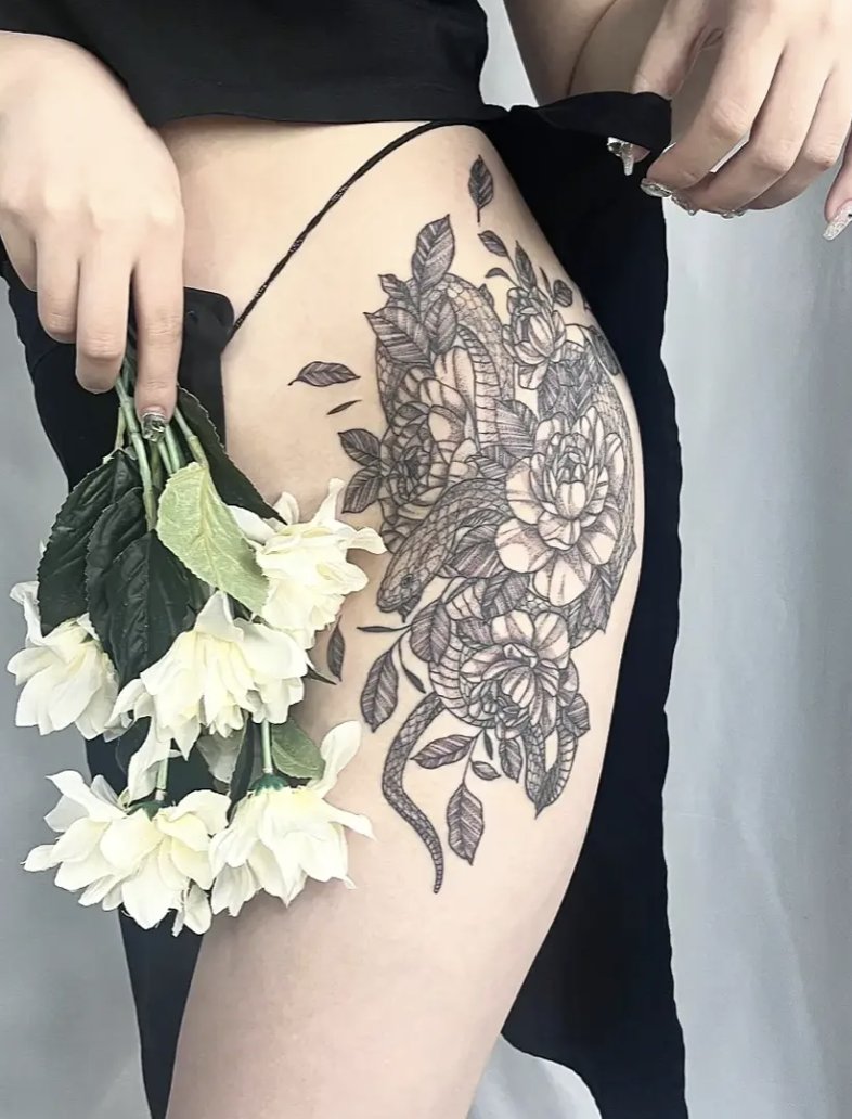 脱がしてこれだけど、引かない？

刺青とピアス大好きだけど
男受けは悪いよね、、、

引かずに興奮してくれるならRT