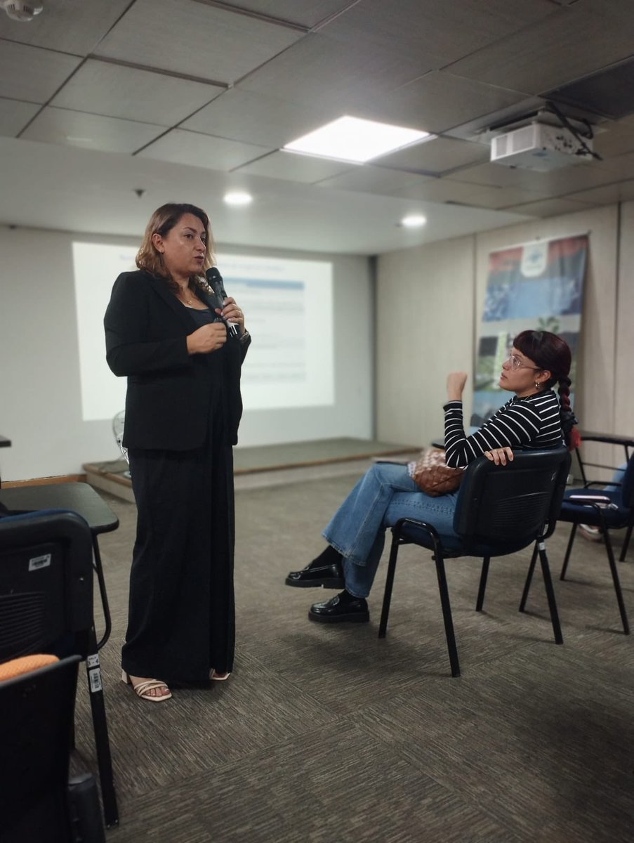 IDEAMColombia's tweet photo. #IdeamInforma | Hoy nos encontramos desde el @Areametropol, capacitando a los usuarios de los registros #RUA, #RESPEL y #PCB para el mejoramiento de la calidad de los datos ambientales del país. https://t.co/JvsxVSkyoY