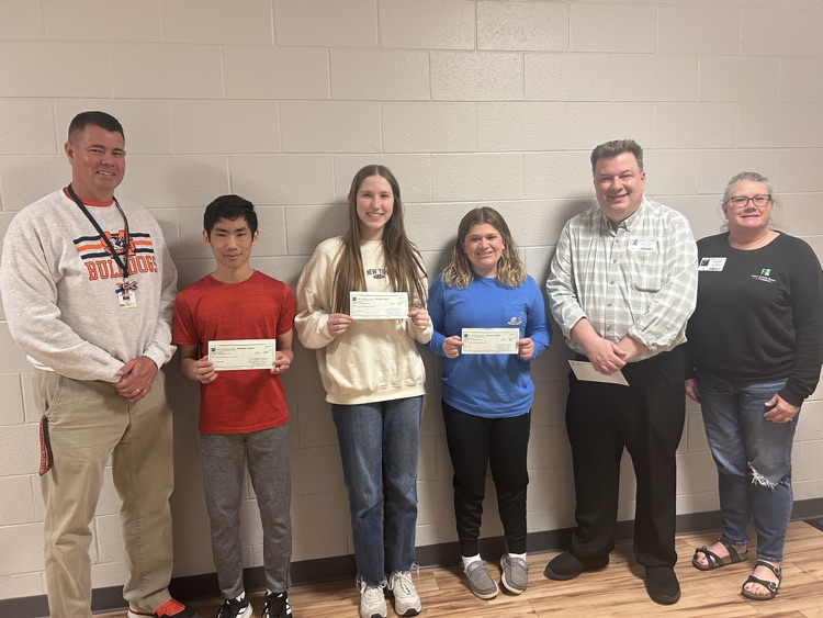 Dual Credit Ag Business class students participate each year to be named the 2025 Business plan of the Year winner sponsored by First State Bank of Forrest! The winner is awarded $500! This year we had 3 winners: Alleigha Nelson, Brayden Besch and Lila Bain. Congrats!!!
