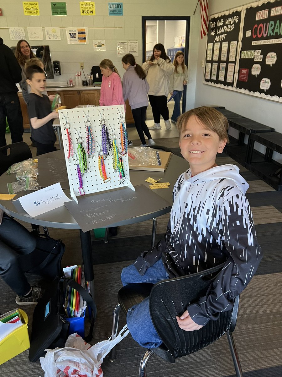 missuhen's tweet photo. The first ever 4th grade Market Day was a huge success!! Each business owner did a fantastic job creating, marketing and selling their products to very excited customers. #wcsflight https://t.co/LujkUEdCxZ