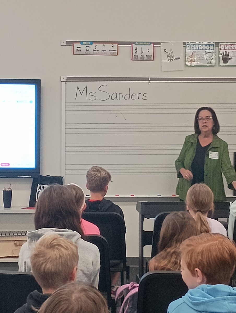 The Barton Pond Chorus had a great time making music in March! The group performed at the annual Pieces of Gold show and hosted the world-renowned composer, Sally Albrecht, as a clinician to prepare for their upcoming spring concert!