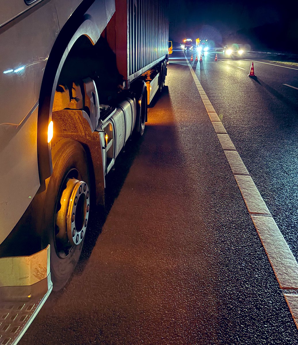 Vrachtwagen met brandstofproblemen op A67 bij Hapert