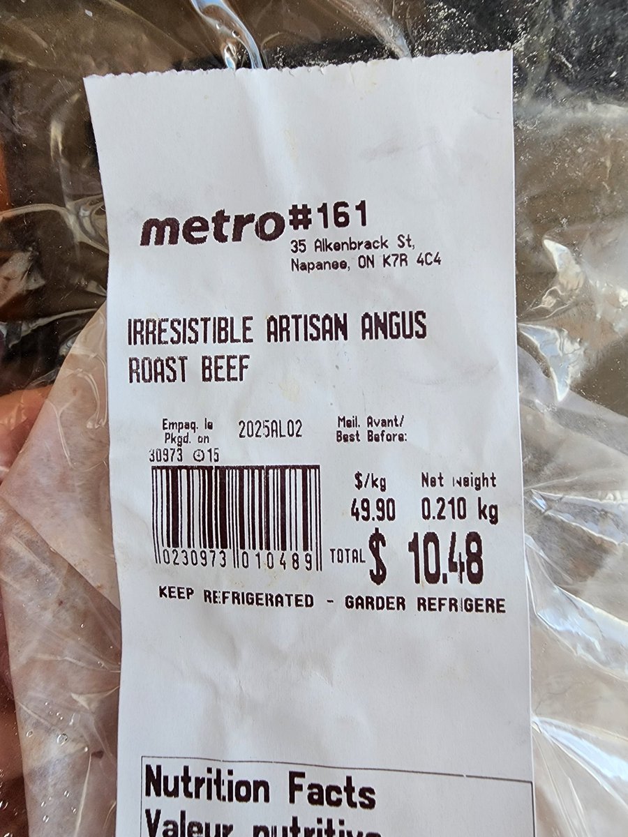 MarkDavis0129's tweet image. Haven't bought sandwich meat in a store in a long time, i prit near shit myself when I opened up my lunch bucket, and saw the price tag. 1/2 lb is just enough to make 1 🥪. Not near as good as home grown. We have a beef hanging now, but won't be ready to cut for another 2 weeks.