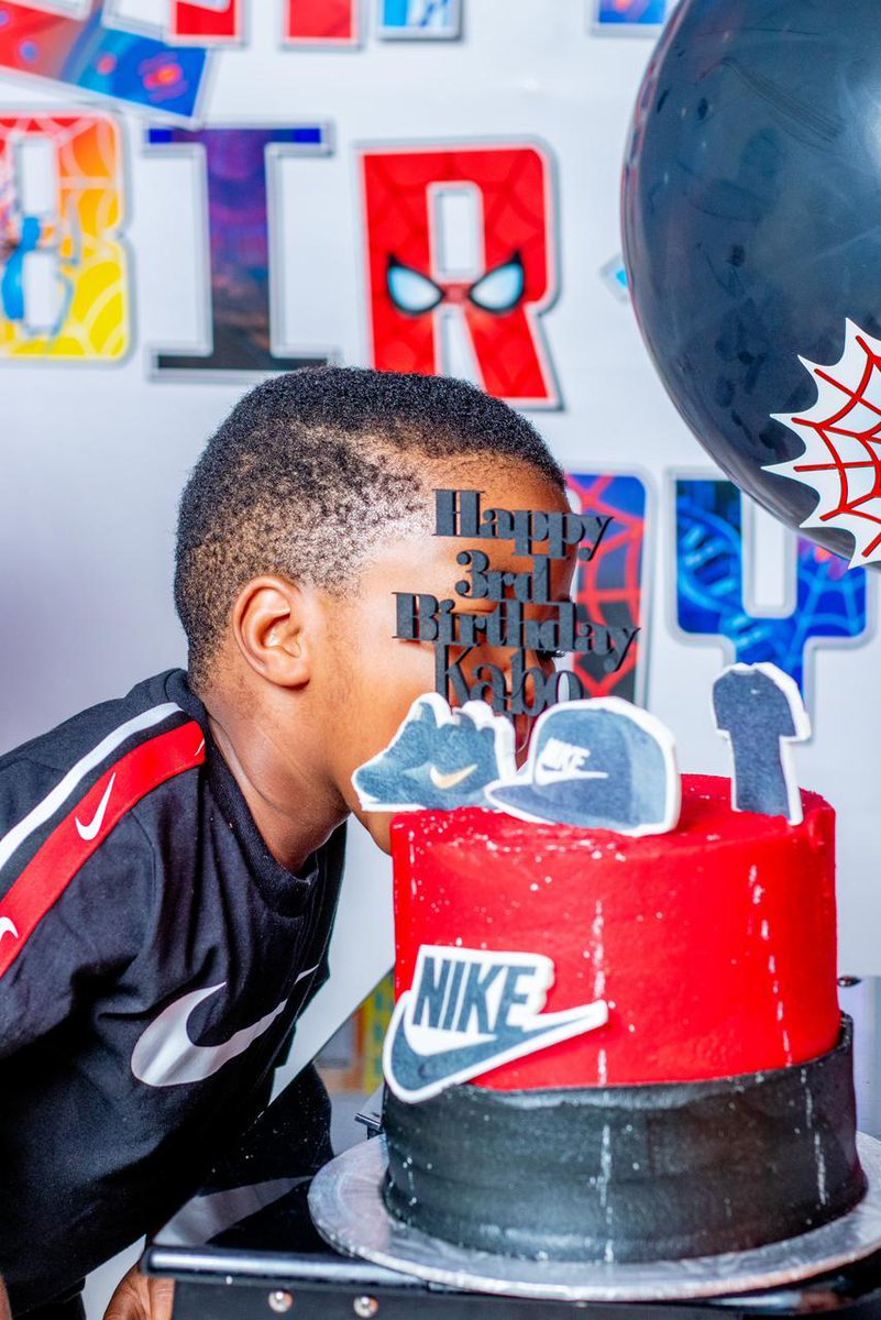 KG_Genius's tweet photo. Happy birthday Ofentse 🎂 🥳 
@Nike @nikestore  
#Birthdayboy #HAPPYBIRTHDAY https://t.co/pHG5GDijiu
