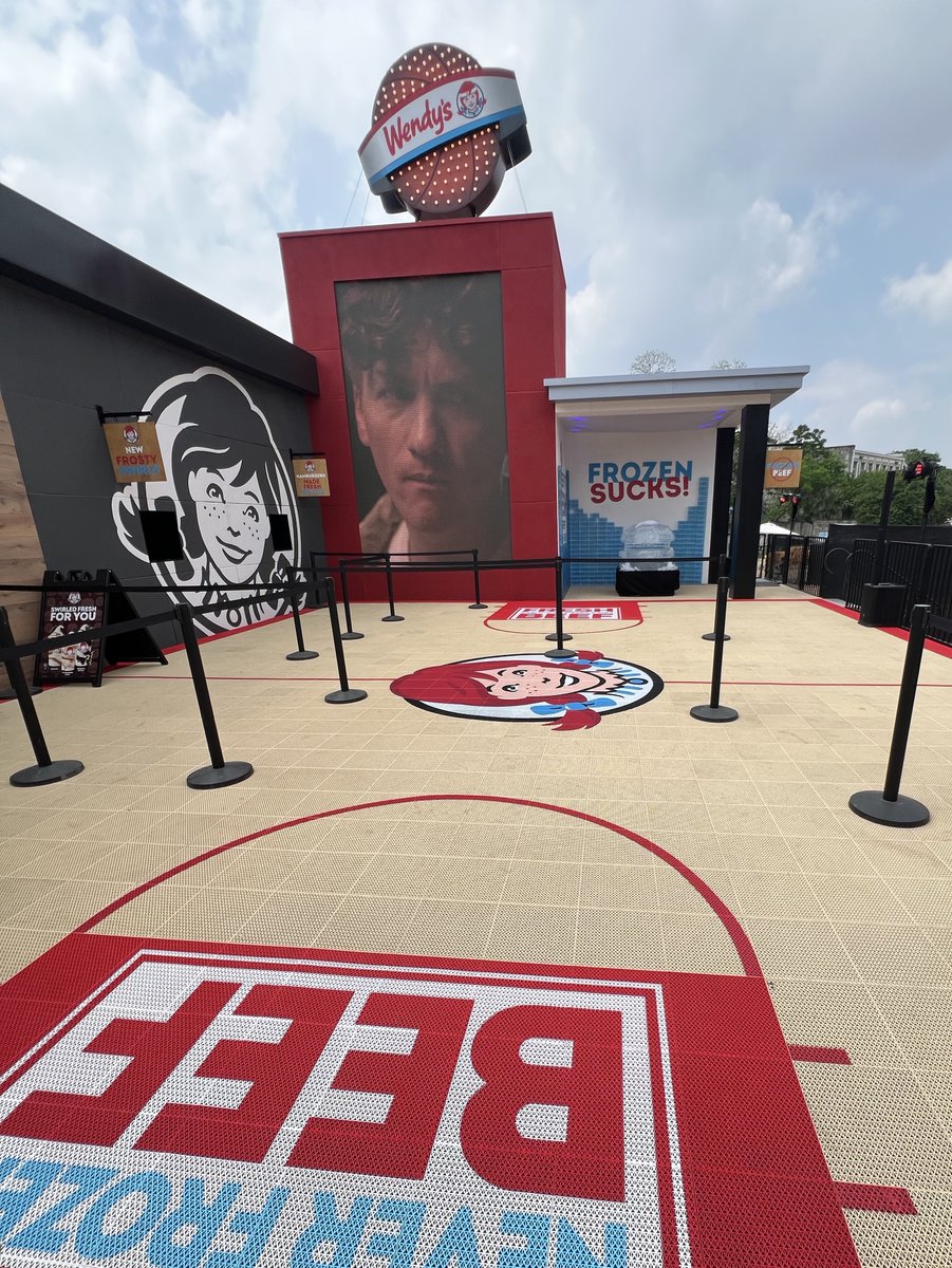 🏀🍔 @wendys x <a href="/wearefarouttt/">Far Outtt</a>