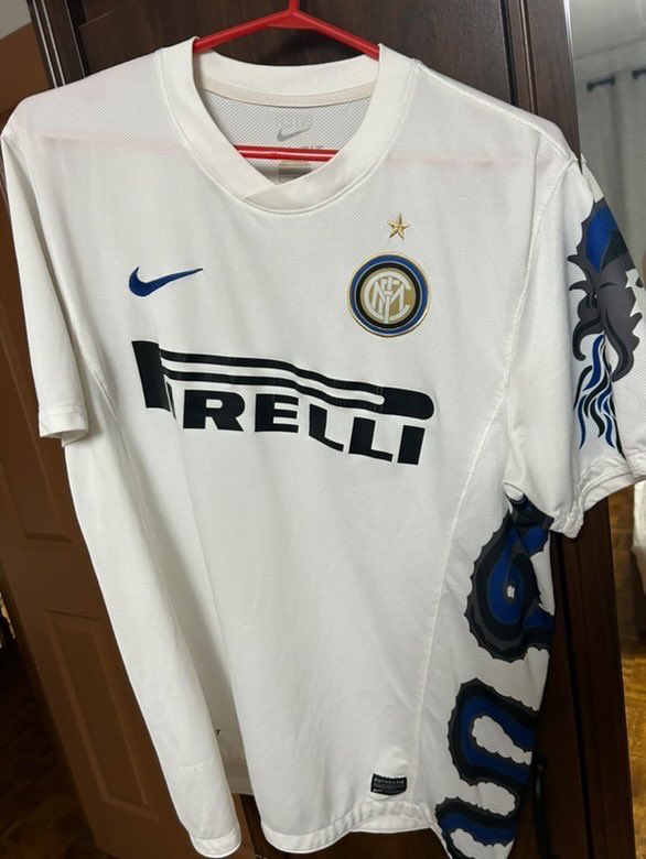 IManthferro's tweet photo. Sent in this 2010/11 Inter shirt to @kit_revival (on IG) to have the cracked Pirelli sponsor restored…. Figured while hes at it he could add a nameset and all the patches… my world has been rocked😍🔥 #Grail #TrebleDreaming 💭🖤💙 https://t.co/0PPyoJXfgo
