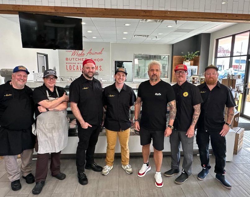 AlumniLSU's tweet photo. @LSU alumni-owned Baton Rouge eateries are about to steal the show on Diners, Drive-Ins, and Dives! @guyfieri @foodnetwork @VisitBatonRouge
π 4/4 β 8pm CST β @philsoysterbar
π4/11 β 8pm CST β Dempsey's
π 4/18 β 8pm CST β Iverstine Farms Butcher
#LSUAlumni #LSUTigerNation https://t.co/WbWDQOXKgs