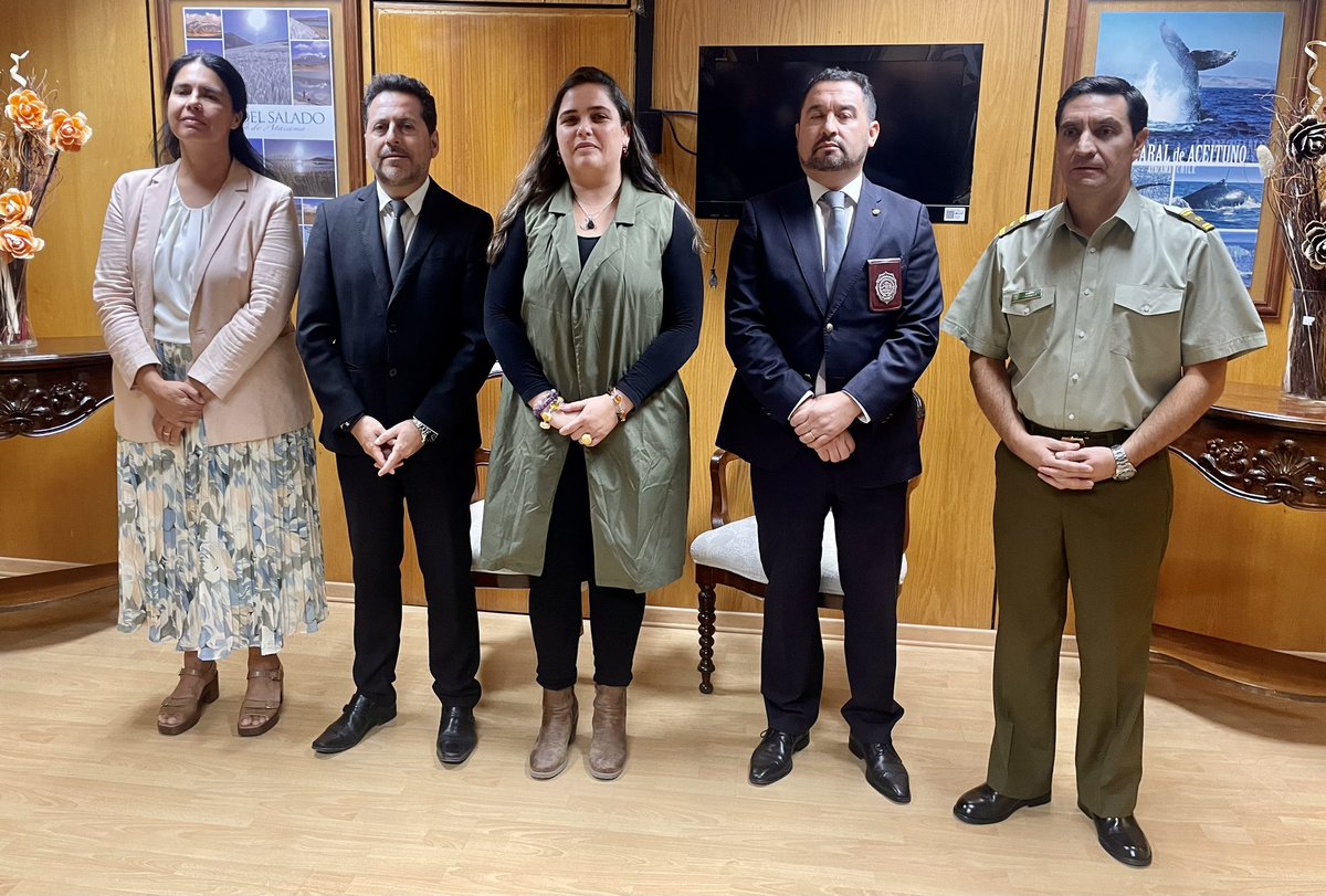 DPRAtacama's tweet photo. Delegado Rodrigo Illanes junto a la seremi (i) de Seguridad Pública Lorna Bown, @fiscaliaatacama y las policías presentaron el Informe de Homicidios Consumados 2024 material que nos permite ajustar las estrategias en control de armas, persecución penal e intervención territorial. https://t.co/DydNhnIR7N