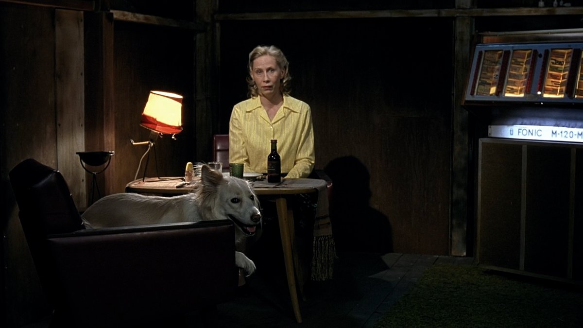 Cachorros nos filmes de Aki Kaurismäki. 🐾

O cineasta completa 68 anos hoje!