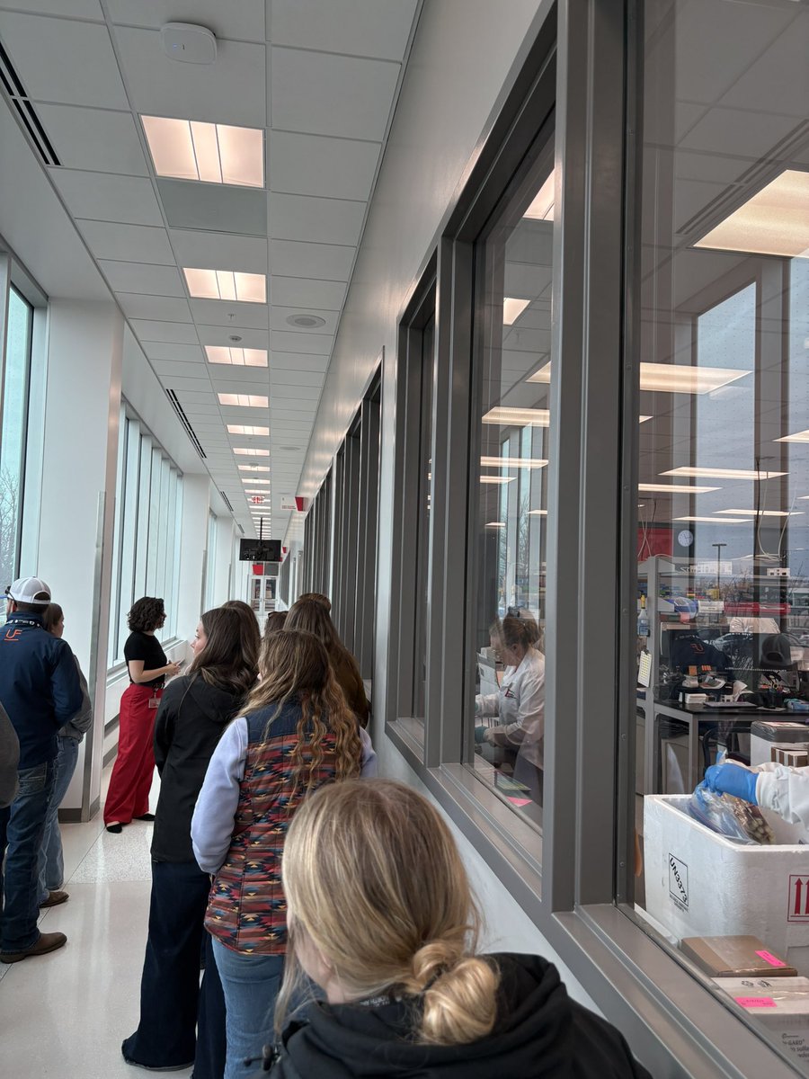 kacie_mccarthy's tweet image. Tour day at the 104th National Block and Bridle Convention hosted by Iowa State. Tour started at Eggers Showpigs, then the ISU Veterinary Diagnostic Lab and finished at Wiese & Sons Hereford. #unlbeef @UNLBlock_Bridle