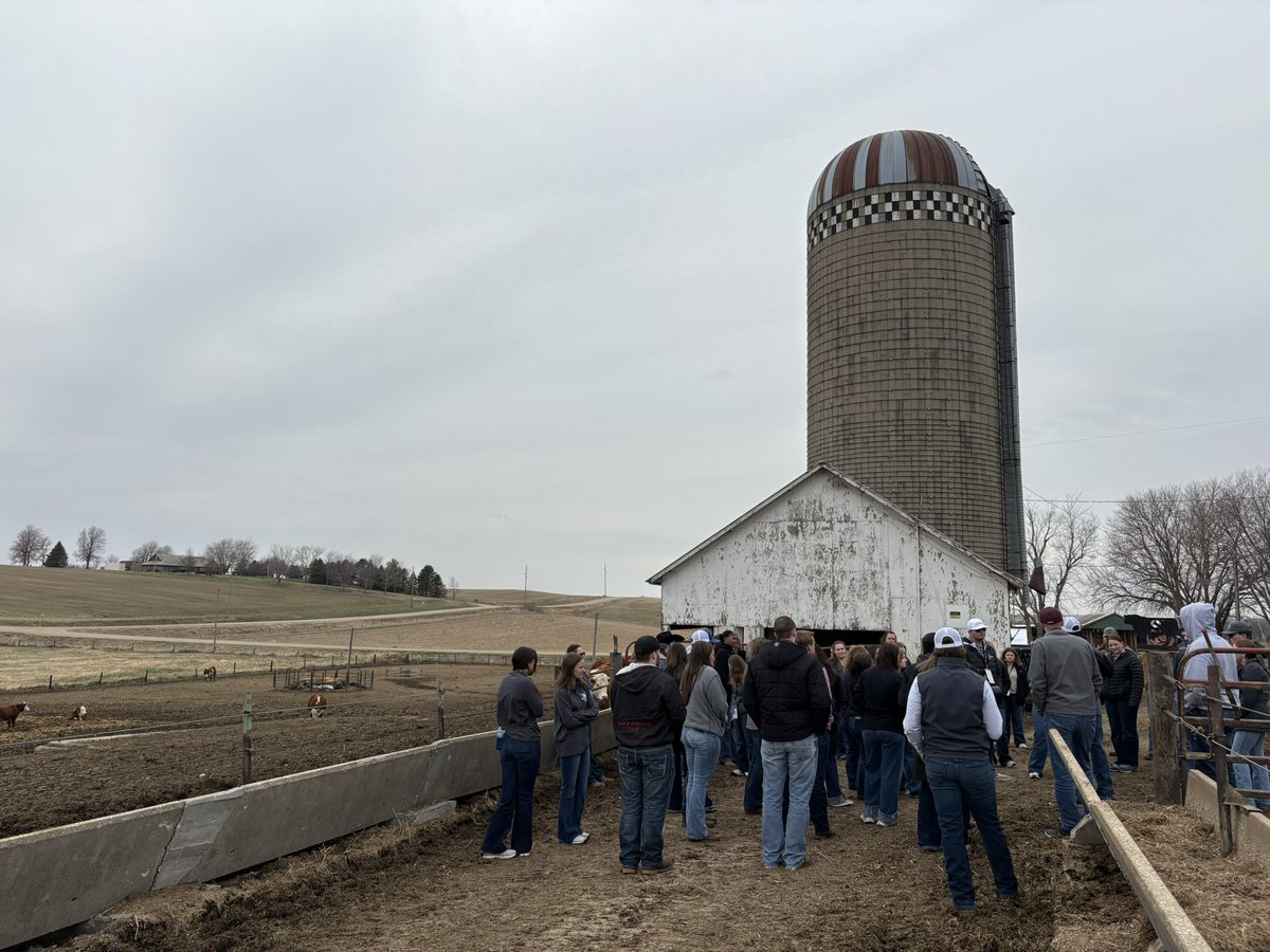 kacie_mccarthy's tweet image. Tour day at the 104th National Block and Bridle Convention hosted by Iowa State. Tour started at Eggers Showpigs, then the ISU Veterinary Diagnostic Lab and finished at Wiese & Sons Hereford. #unlbeef @UNLBlock_Bridle