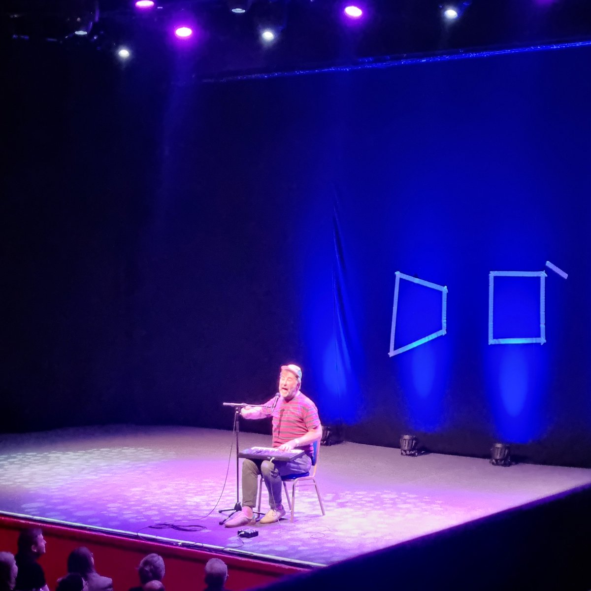 Loving being a sub group at <a href="/phlaimeaux/">David O'Doherty</a> at Vicar Street tonight, fabulous gig