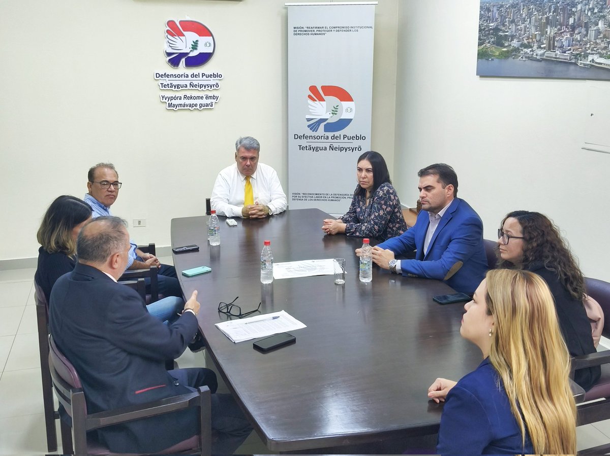 olgaparedesb's tweet image. Presentamos denuncia ante la Defensoría del Pueblo por represión a manifestación pacífica en homenaje a Rodrigo Quintana.
La Policía impidió una representación simbólica y recurrió a la violencia.
Exigimos investigación y sanción.
#JusticiaParaRodrigoQuintana #ProtestarNoEsDelito