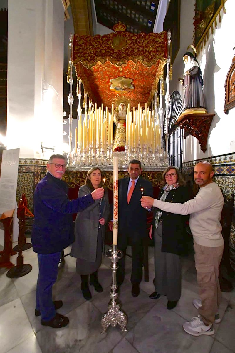 "#Madre de #Vida". Luz  de Vida y #Esperanza por los #DonantesDeÓrganos para #Madre de #Dios de la #Palma de la Hdad. de <a href="/CristoDeBurgos/">Hdad. del Cristo de Burgos</a>. <a href="/ArzobispoSaiz/">José Ángel Saiz Meneses</a> <a href="/ONT_esp/">Organización Nacional de Trasplantes</a> <a href="/A_Trasplantes/">Coordinación Autonómica Trasplantes Andalucia</a> <a href="/RICOMSevilla/">Colegio de Médicos de Sevilla</a> #ASacro #TDSCofrade #SSantaSevilla25 <a href="/fjmonrod/">Fco Javier Montiel</a> <a href="/MaestroTejera/">Maestro Tejera</a>