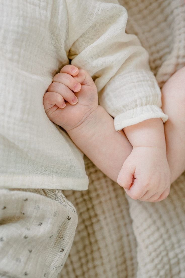 lovingmarrey's tweet photo. DÍA 5 - Domestic Marrey

Mar y Rey acaban de convertirse en papi de mellizos. Esto es un poquito de su nueva vida con dos bebés en casa. 

#MARREYWEEK https://t.co/HbwiOPA9HX