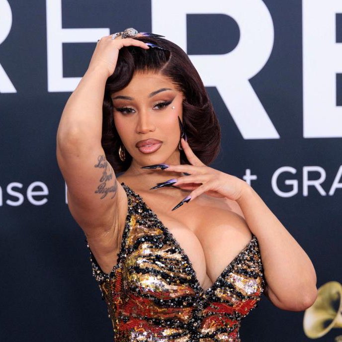 ThePopFlop's tweet photo. Cardi B claps back at a Stan Twitter user with a disturbing tweet that many are calling unhinged and deeply inappropriate. 

— Critics say this goes beyond a typical “drag” and raises serious questions. https://t.co/YuRHsgYy8W