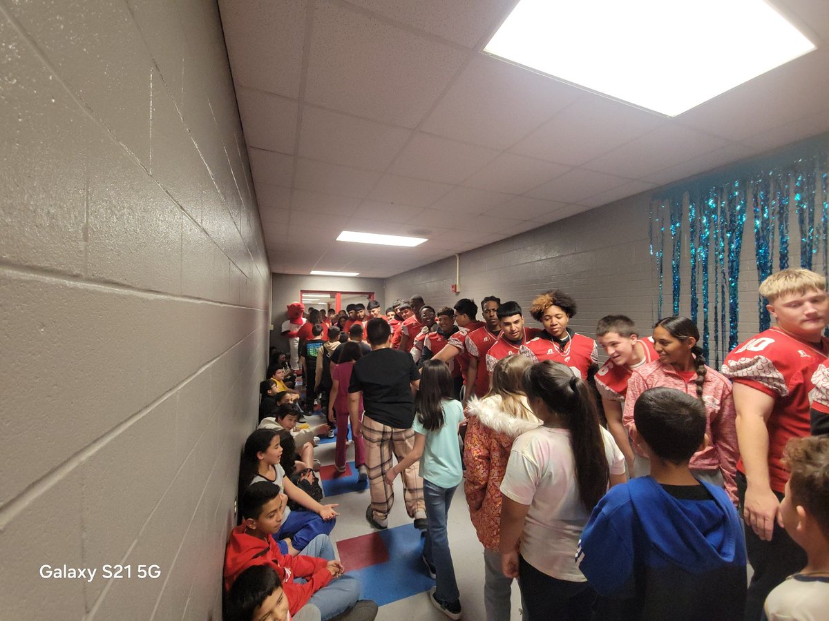 Coach Hartman tweet media