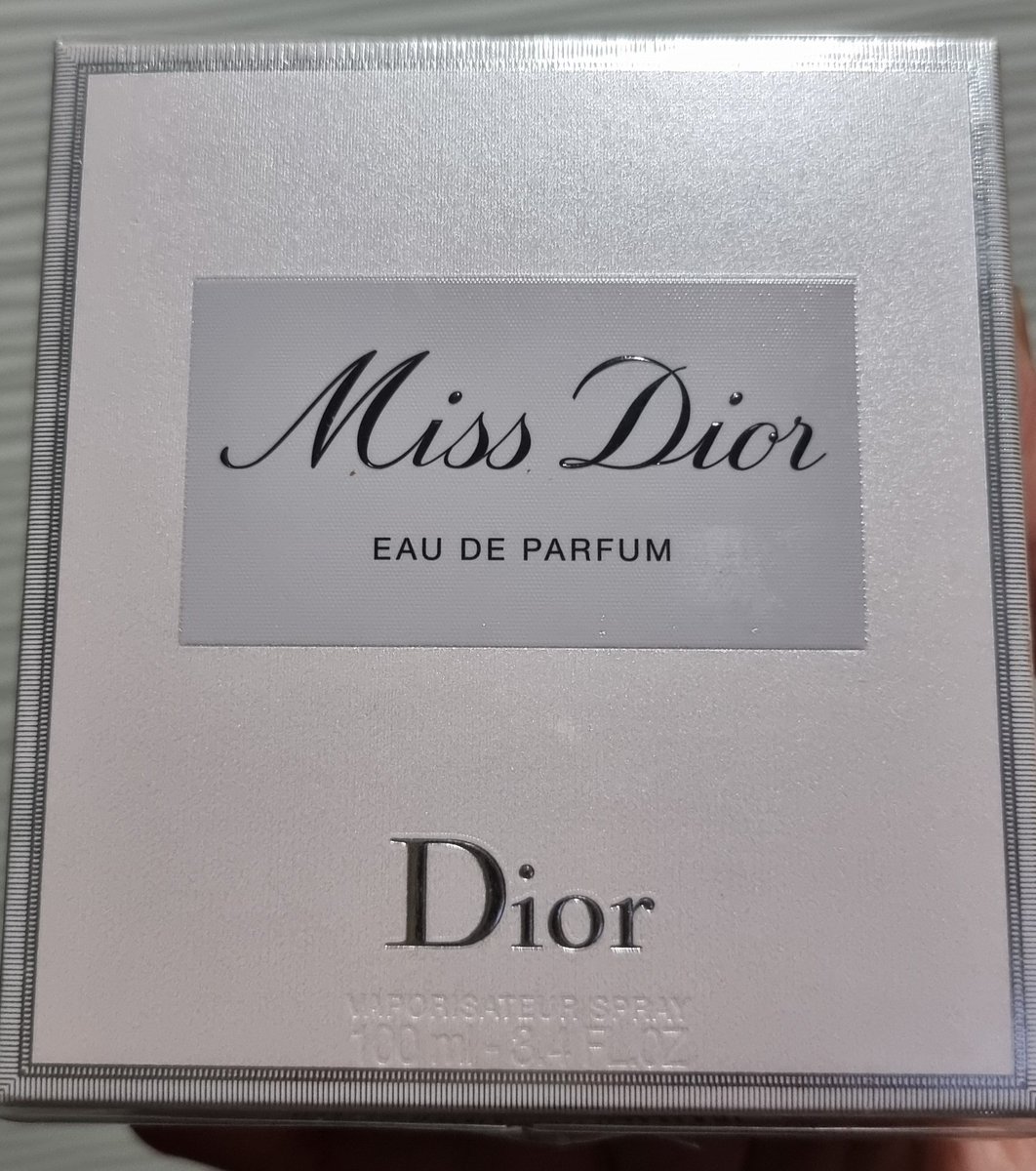 Dior Miss Dior is a great one, especially the classic formula (2017 formula). I actually have a 100 ml bottle, new and sealed, for sale if anyone is interested.