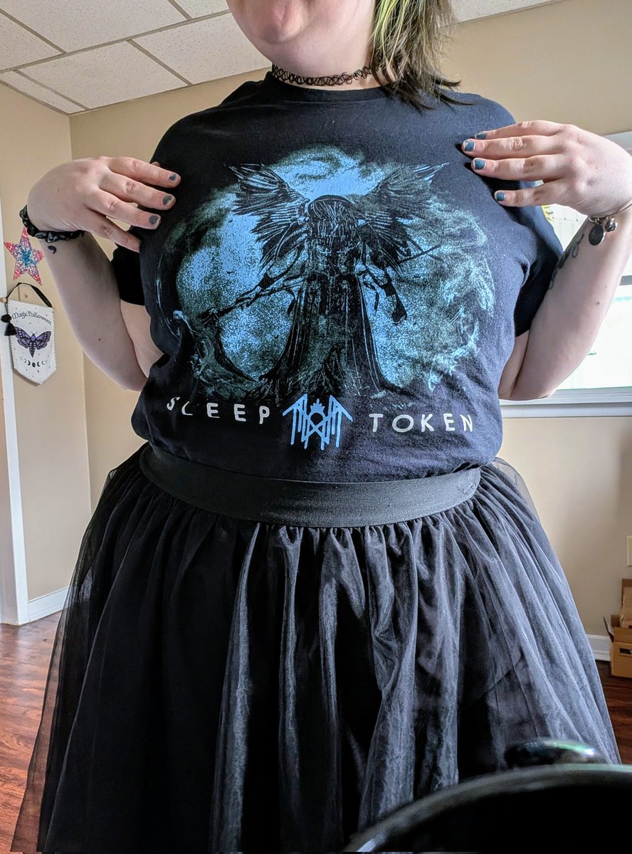 cupcake enjoyer 🖤 tweet media