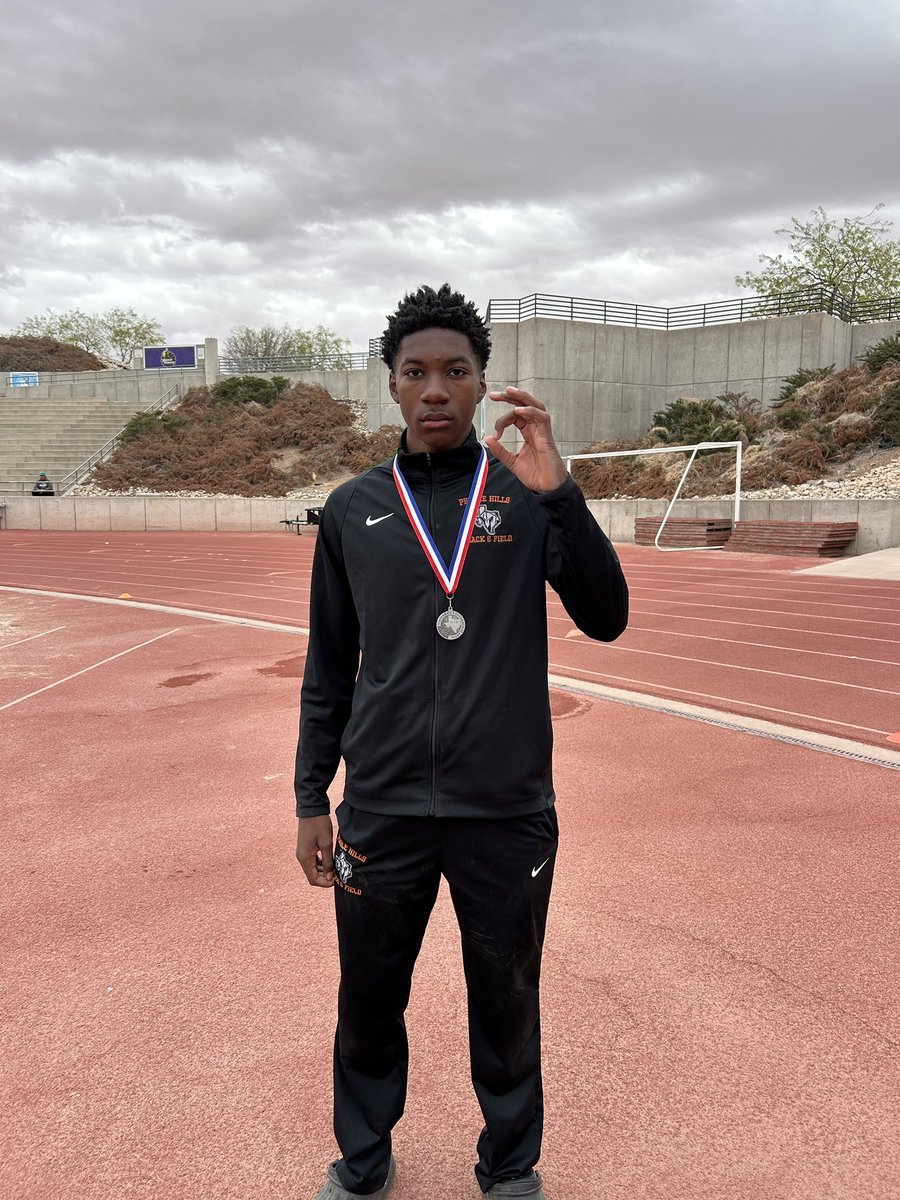 Pebble Hills Track and Field (@phhs_track) on Twitter photo Shout out to our guy Derrick Wells, freshmen battled and finished 2nd in the Varsity triple jump earning his first trip to the area meet!
<a href="/StevenLee_PHHS/">Steven Lee</a> Shout out to our guy Derrick Wells, freshmen battled and finished 2nd in the Varsity triple jump earning his first trip to the area meet!
<a href="/StevenLee_PHHS/">Steven Lee</a>