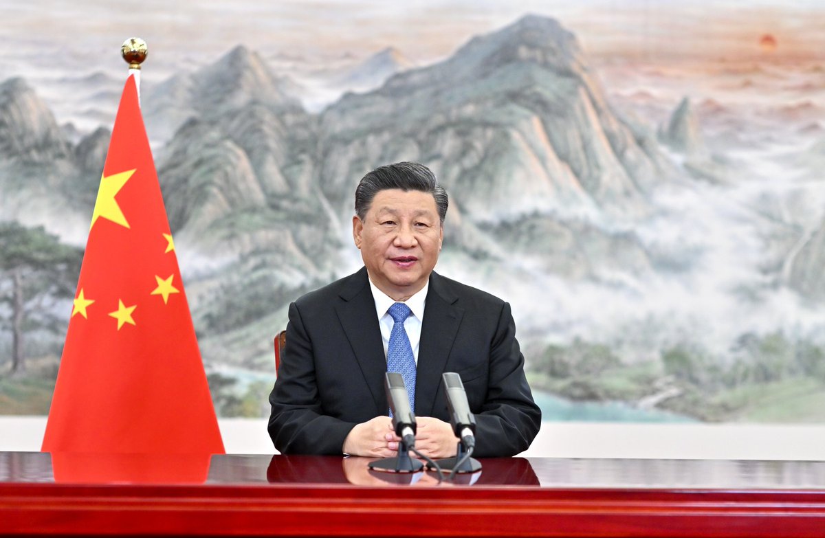 GlobeEyeNews's tweet photo. BREAKING:

China refuses to sell TikTok to American investors and the deal collapsed after Trump imposed tariffs. https://t.co/00Oiopkckq