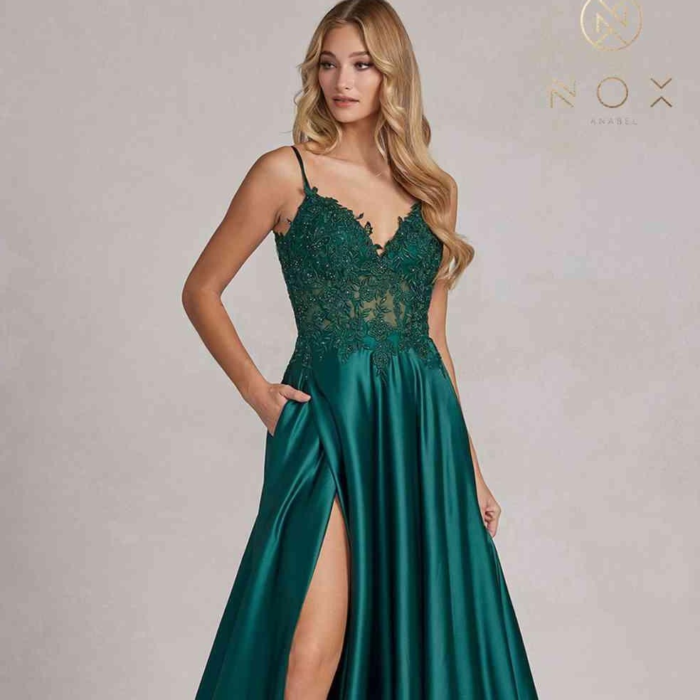 BridalEleganceC's tweet image. "Step into the spotlight with stunning prom dresses from Bridal Elegance! ✨ Discover the perfect blend of style and sophistication that will make your prom night unforgettable. 💃👗 #PromPerfection #BridalElegance"