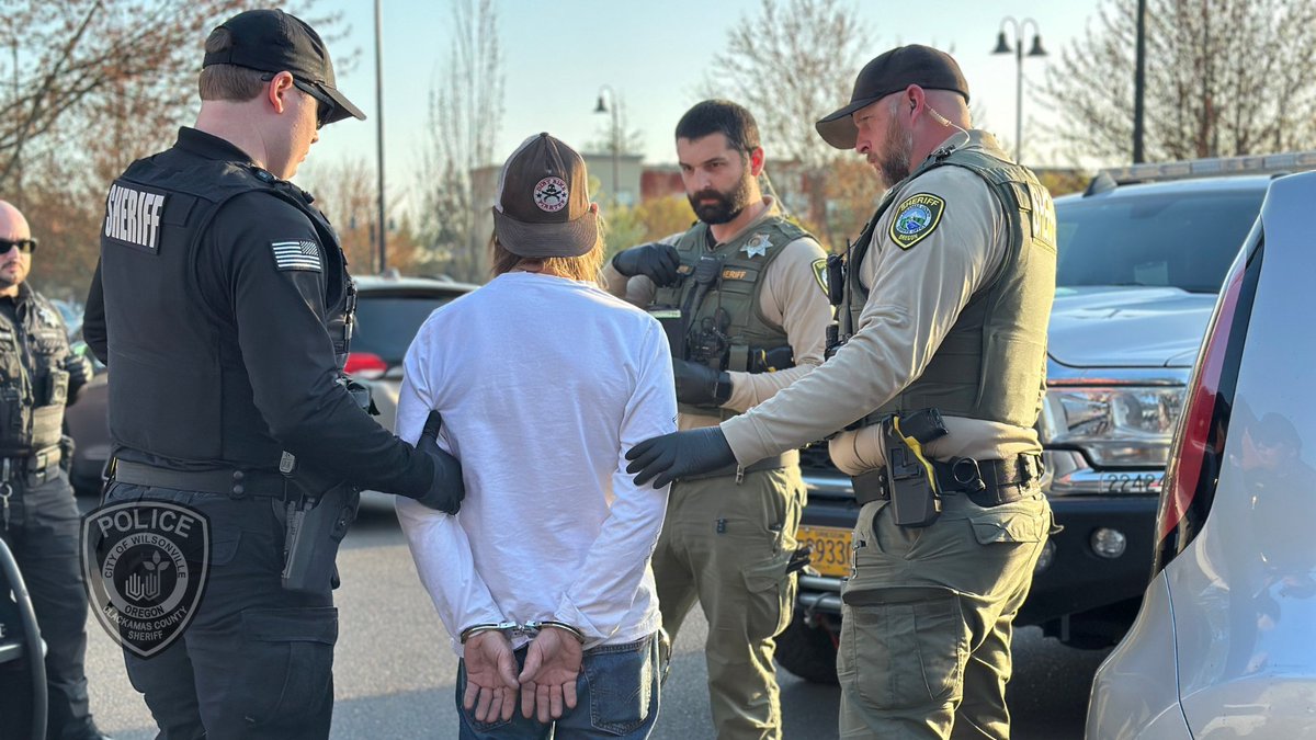 WilsonvillePD's tweet photo. NEWS RELEASE: Wilsonville Police, Sheriff’s Office arrest 19 people in latest retail crime mission

The mission led to 19 arrests and the recovery of 148 stolen items valued at approximately $2,600.

More details: https://t.co/O0eius6EX8 https://t.co/51rCyZexvm
