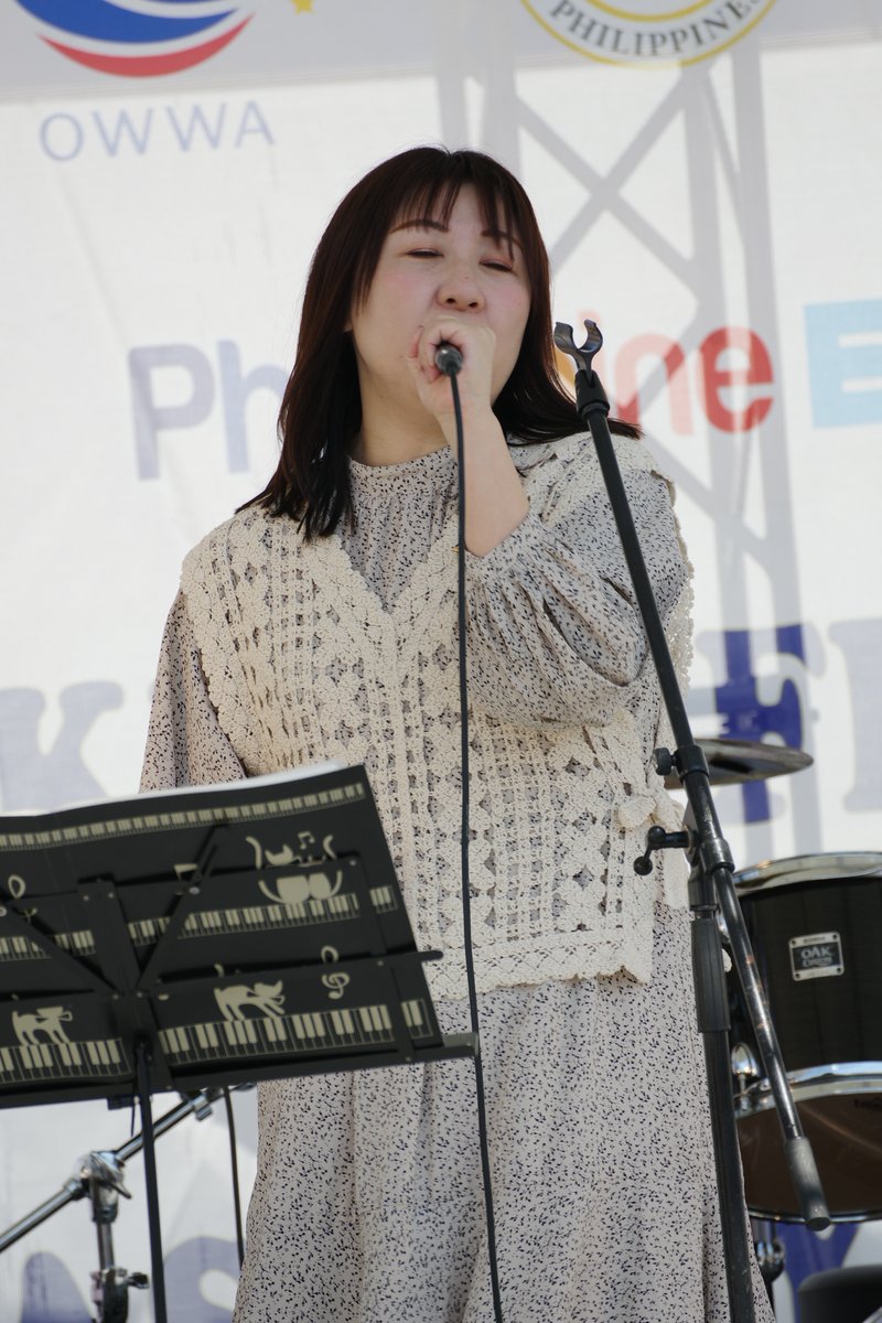 isao65's tweet photo. 25.04.04 Schellen(シェレン)さん フィリピンエキスポ＠東綾瀬公園 vo.keikaさんとg.藤森あつしさんの二人組ユニット。 癒し系と思いきや意外とハード系だったりする素敵なユニットです 
#Schellen #シェレン #フリーライブ #PENTAX #ファインダー越しの私の世界 #キリトリセカイ #フィリピンエキスポ https://t.co/OlBgGPRXi3