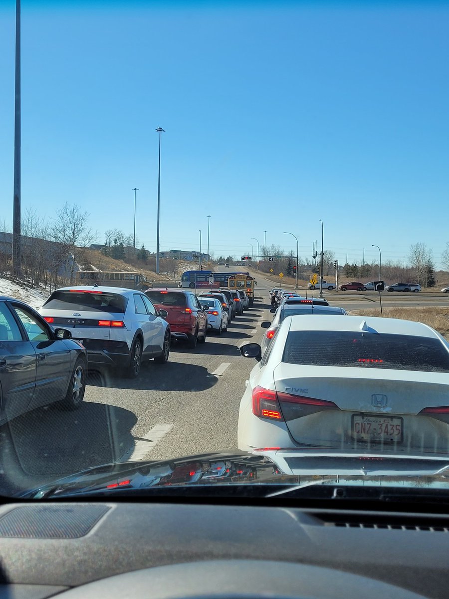 DGribby's tweet photo. Fix the light timing at whitemud &amp; 17st.  Backed up on to the whitemud WB, and it's not rush hour yet.   @yegtraffic @yegwave @cantraffic https://t.co/Tua0IF8ZXk