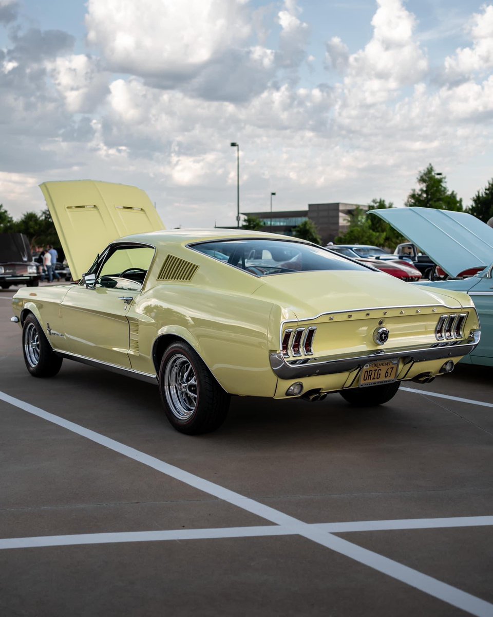 bigduke47's tweet image. #FastbackFriday Happy Birthday bud! 58 yrs ago today in Metuchen!
Not that rare at all as produced, 
but a 1 of 1 for me. 👏