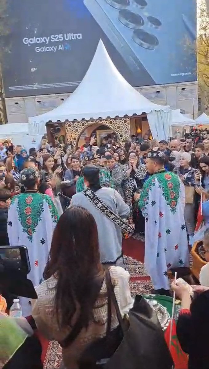 Ouverture par l’Ambassadeure du Maroc en France, Samira Sitail, des journées culturelles marocaines,  organisées par le CG du Royaume du Maroc à Paris en partenariat avec la Mairie du 6e arr de Paris. Ces journées se tiennent à la place Saint Michel, du 4 au 13 avril.