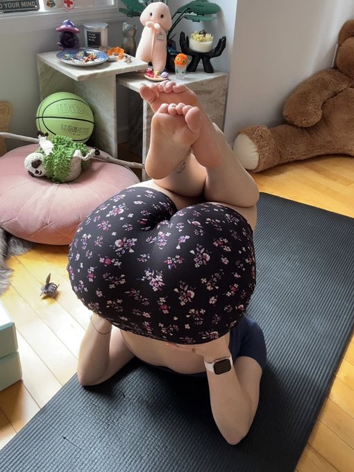 Watch Katt's leaked NSFW photo on TwXstars