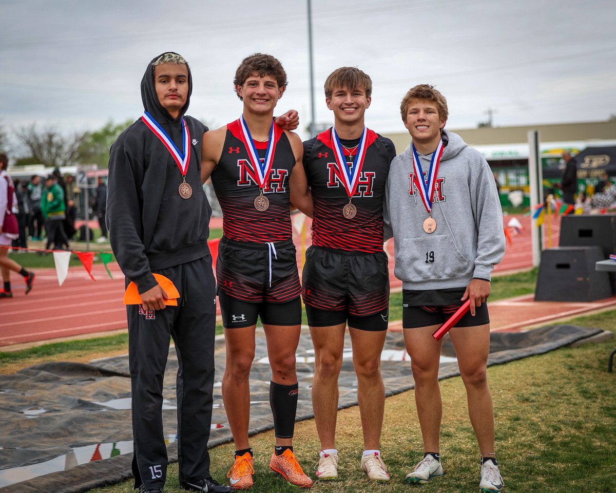 💥The New Home Leopards 4x100 is AREA BOUND! 💥

Jair Johnson, Lincoln Preston, Parker Liles, and Colt Keys hit the track today and punched their ticket to the Area meet with a podium finish at District!