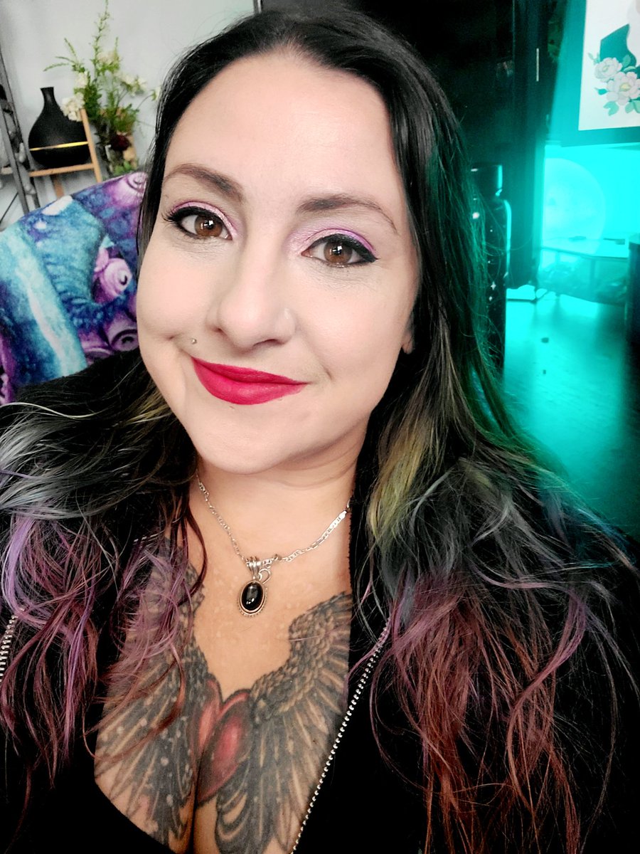 Weeeeee it's Freyday 💙