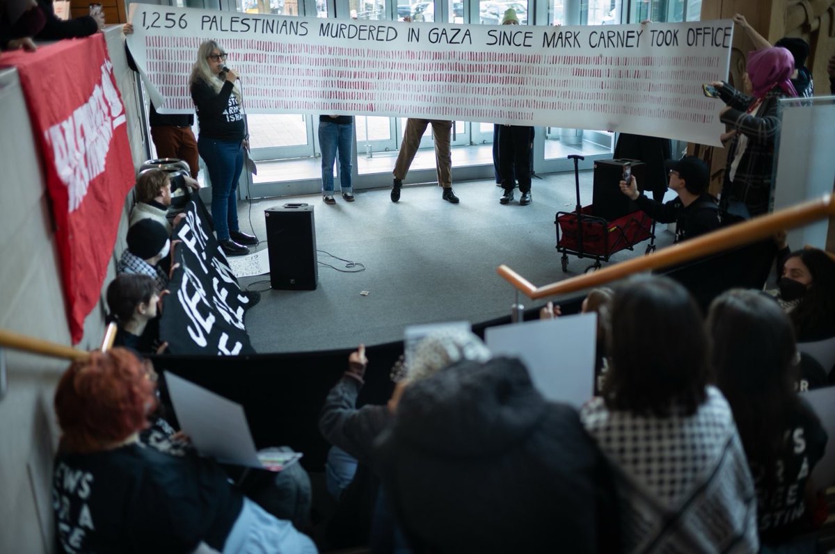JewsSayNo's tweet photo. Over 100 Jews &amp; allies took over the lobby of the  @CanadaFP @GAC_Corporate building in #Toronto this am, demanding #PalestinePlatform Including #ArmsEmbargoNow 📷credit Ian Willms https://t.co/3uO8Y0bMF6