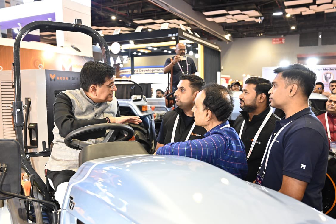 Kunal Khattar (@kunalkhattar) on Twitter photo It was an honor & pleasure to host <a href="/PiyushGoyal/">Piyush Goyal</a> Sir at the Moonrider stall - an eTractor <a href="/advantEdge_vc/">AdvantEdge</a> startup. Deep Tech / Hardware / AI co being built in India for the world (first customer is from Kenya) <a href="/StartupMhakumbh/">Startup Mahakumbh</a> <a href="/mechravi052/">Ravi Kulkarni</a> It was an honor & pleasure to host <a href="/PiyushGoyal/">Piyush Goyal</a> Sir at the Moonrider stall - an eTractor <a href="/advantEdge_vc/">AdvantEdge</a> startup. Deep Tech / Hardware / AI co being built in India for the world (first customer is from Kenya) <a href="/StartupMhakumbh/">Startup Mahakumbh</a> <a href="/mechravi052/">Ravi Kulkarni</a>