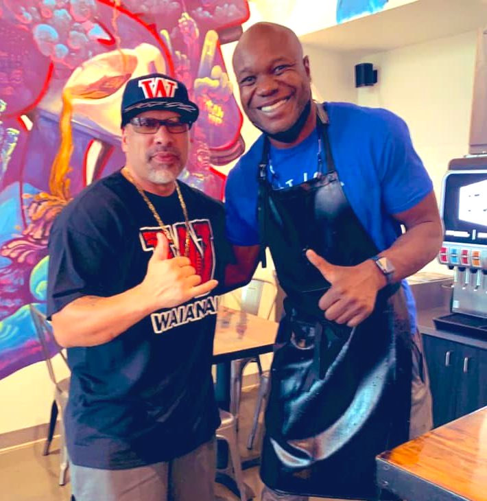 smaxdaddy's tweet image. Hauoli la hanau to #mrmondaynight the man @kbull53 Have a good one my bro 🤙🏽 #fbf #titans #legend #titanup