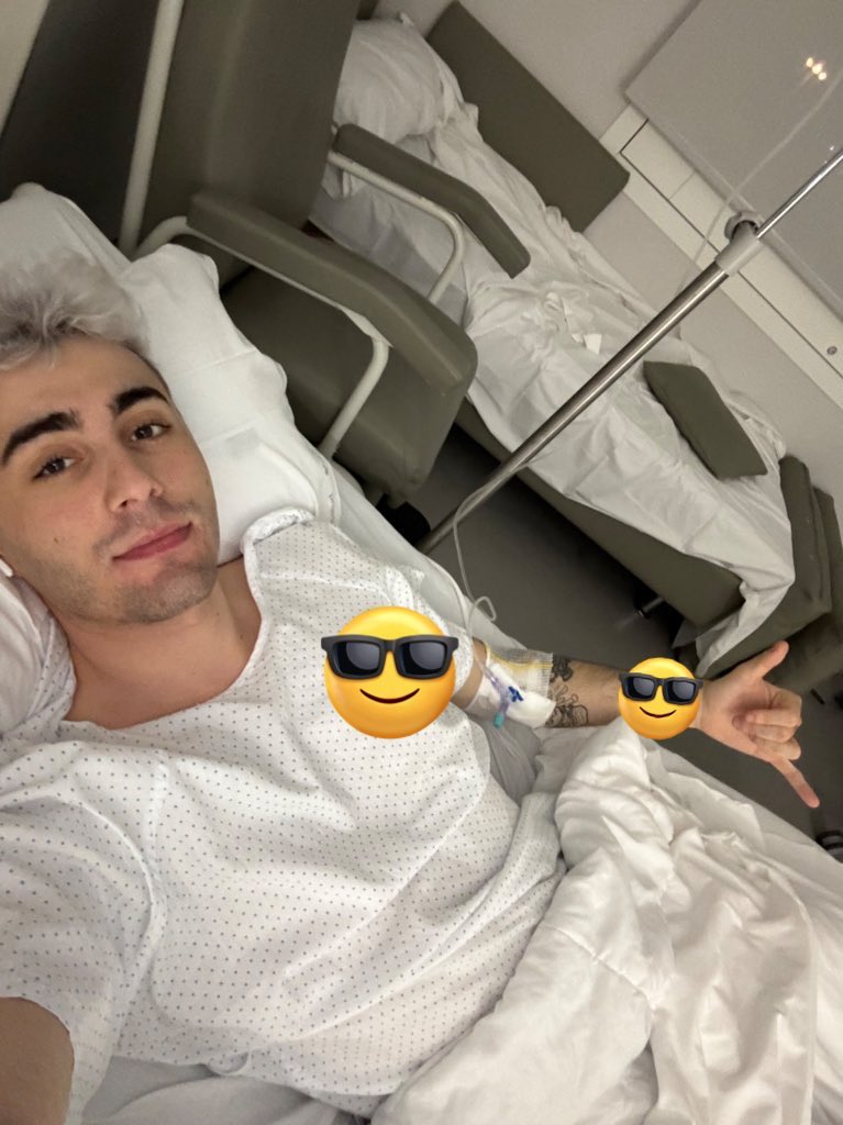 Karchezzz's tweet photo. Buenas gente 

Ya no tengo cancer 😬 🤙🏼

Esta semana he estado mas ausente y era por esto, esta todo controlado y estoy muy bien acompañado. Solo hay que tenerlo controlado y fuera.

Ni con estas 💪🏼 https://t.co/qmDV5x4Dxo