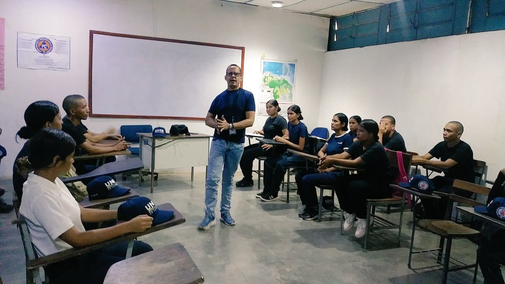 DDHHMIJ's tweet photo. #Entérate 📢|| Capacitación en Comunicación Asertiva ✍🏻

Discentes de Protección Civil y Bomberos y Bomberas de la UNES, recibieron por parte de la Dirección General de Derechos Humanos del estado Guárico, un taller en comunicación asertiva y atención a la ciudadanía. https://t.co/5X3sSltwhu