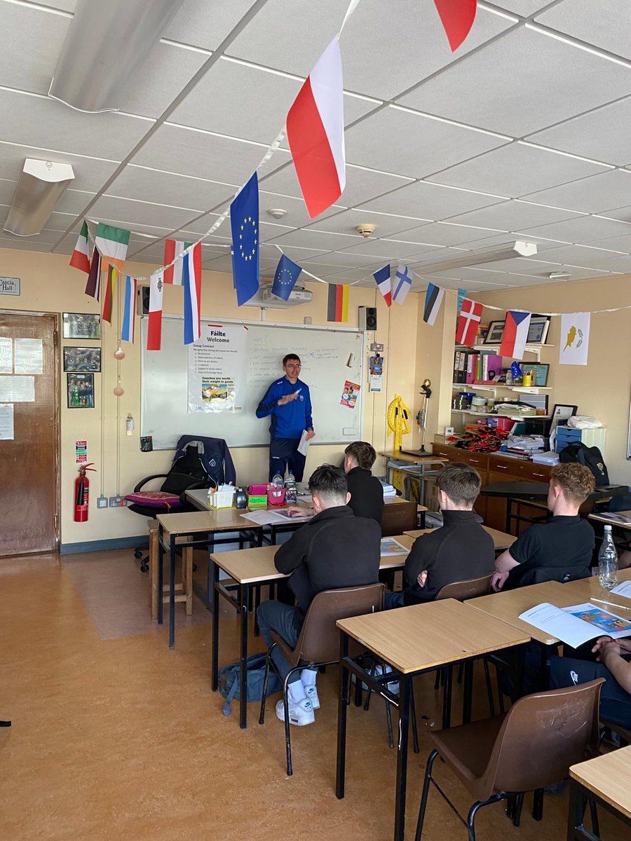 WaterfordGAACG's tweet photo. Really exciting & positive initiative, thanks to the TY coordinators & teachers/staff in both schools for their support, go raibh mΓ¬le also to our GDC's @jamesla13176631 and @WhelanGavin for tutoring, more to come next week #CoachEd #PPS #HowToCoach #BeingACoach #FMS #GAA βͺοΈπ΅ https://t.co/OPtqUM1gD6