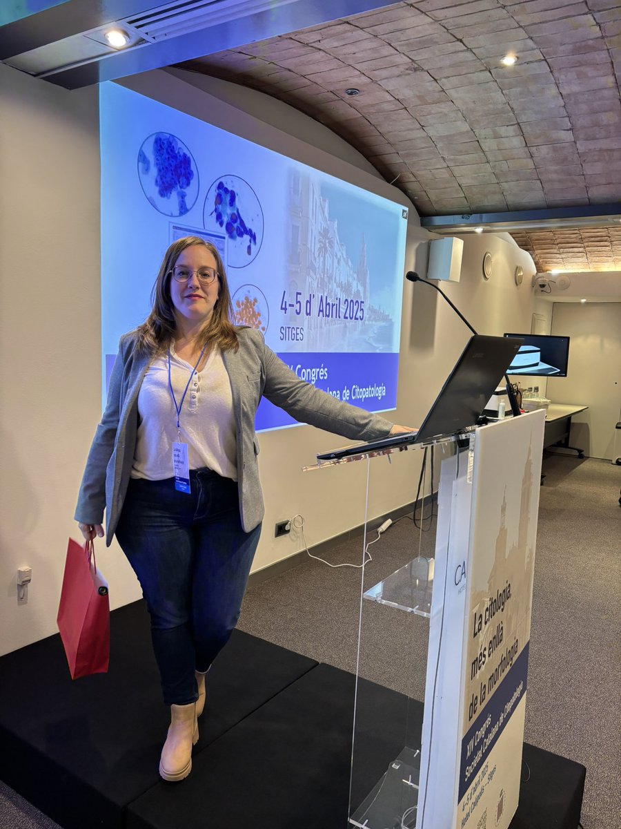 CitopatolCAT's tweet image. Primeres conferències del XIV Congrés de #Citopatologia a Sitges amb les Dres Laura López de @hospitalclinic, Carmen Bazquez de @PathTauli, Sandra López de @hospitalclinic i la participació internacional del Dr Fernando Schmitt de @IACytology. 
Gràcies a tots 🙌🏻🤩
#CitopatCat