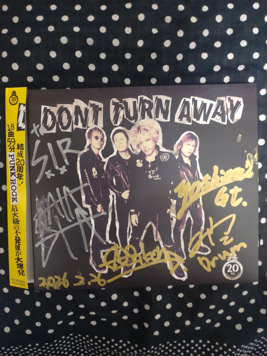 cIbEsZpennrq9Ue's tweet image. 今朝の1枚💿😀🎶
皆様、おはようございます！🌄☺️
今日も晴れて🌞✌🏻昼はイイ花見日和になるそうです❗🌸😊
本日も皆様がサイコーにハッピーでステキな日になります様に‼️🤗✨👍🏻
今日のT👕もDONT TURN AWAY❕😁👍🎵

#DONTTURNAWAY
#HOWMANYTIMESTELLTHELIES