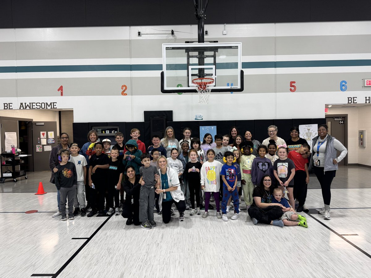 PE Pals Days are the BEST days <a href="/ReevesElem/">Reeves Elementary School</a>! The heart of each and every person and child in this picture is something I am thankful for daily. No better way to start a Friday! #prosperproud <a href="/prosper_special/">Prosper ISD Special Education</a>