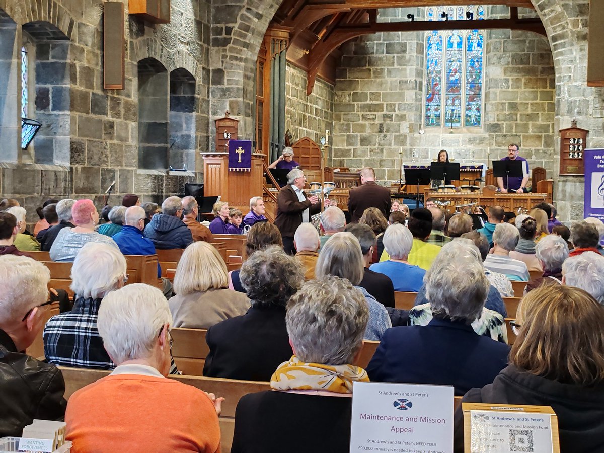 StPetersDinas's tweet image. An evening full of music. #brassband #music #choir #dinaspowys @DPVC